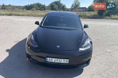 Седан Tesla Model 3 2022 в 