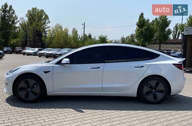 Седан Tesla Model 3 2021 в 