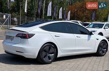 Седан Tesla Model 3 2021 в 