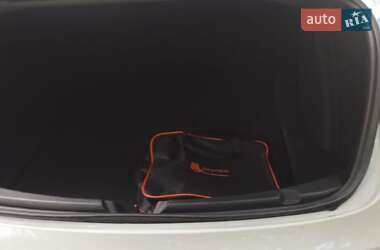Седан Tesla Model 3 2023 в 