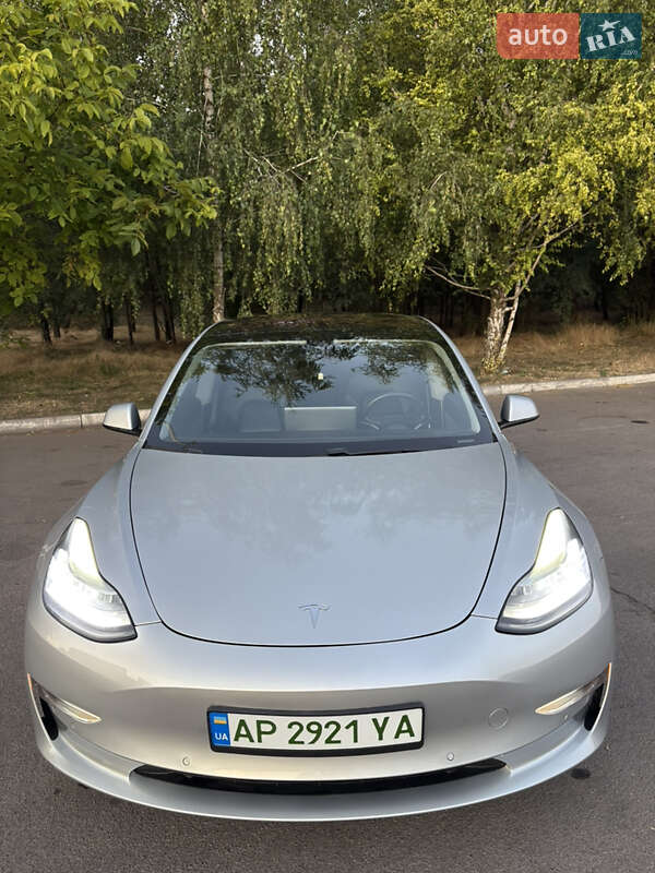 Седан Tesla Model 3 2018 в Запоріжжі
