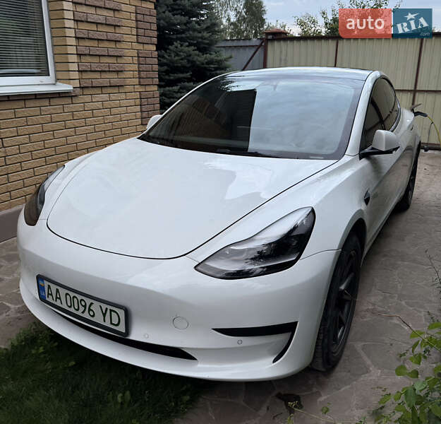 Tesla Model 3 2021