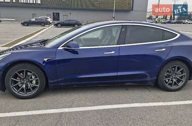 Седан Tesla Model 3 2018 в Киеве