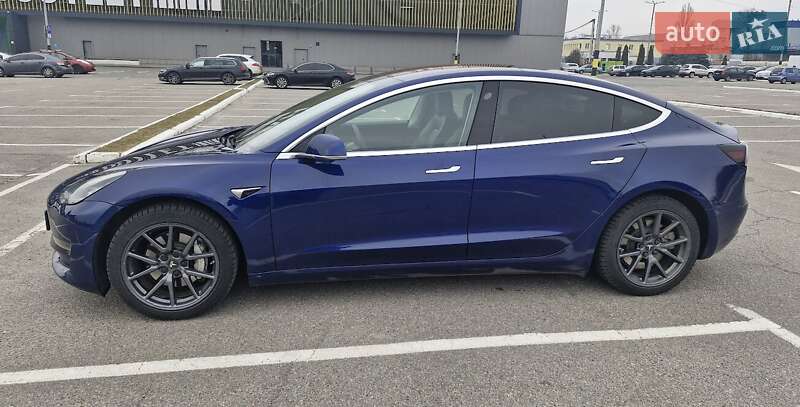 Седан Tesla Model 3 2018 в 