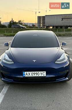Седан Tesla Model 3 2020 в Киеве
