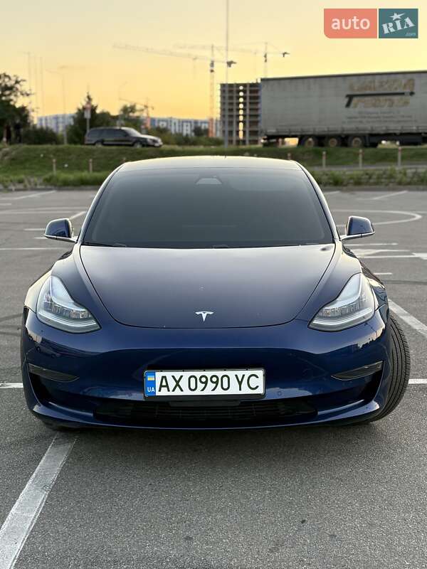 Tesla Model 3 2020