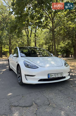 Седан Tesla Model 3 2021 в Одессе