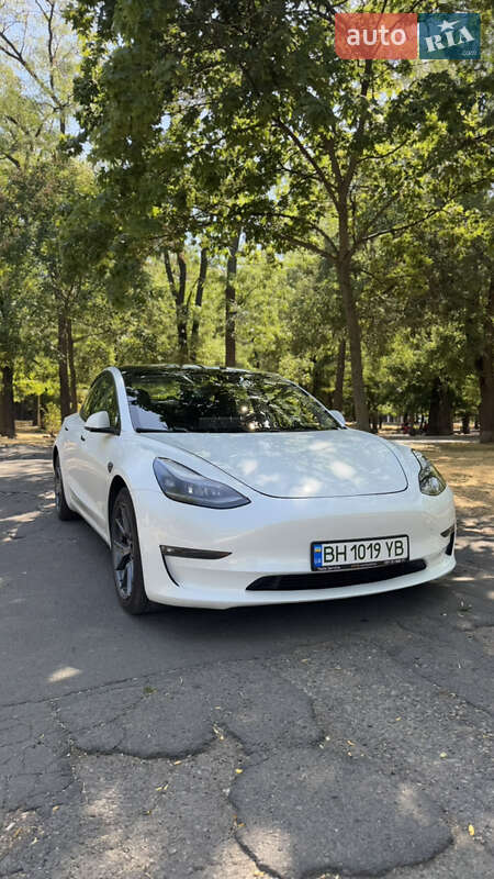 Tesla Model 3 2021