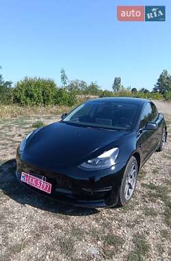 Седан Tesla Model 3 2021 в Чопе