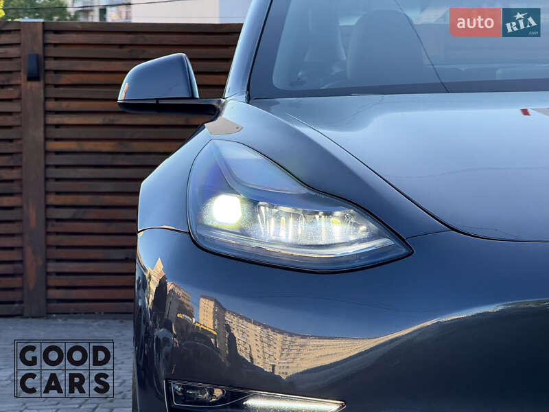 Седан Tesla Model 3 2022 в Одессе