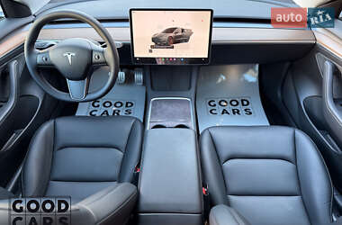 Седан Tesla Model 3 2022 в 