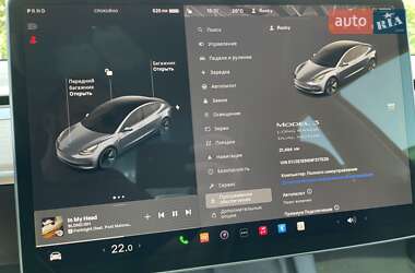 Седан Tesla Model 3 2022 в 
