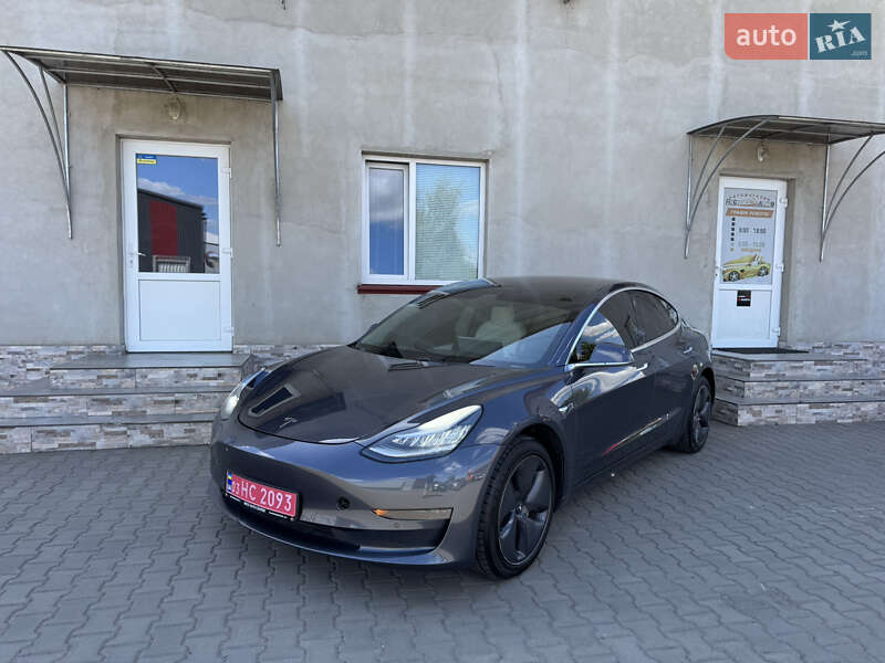 Седан Tesla Model 3 2019 в Луцке