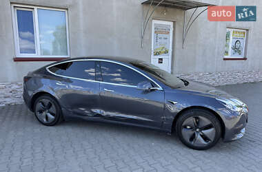 Седан Tesla Model 3 2019 в 