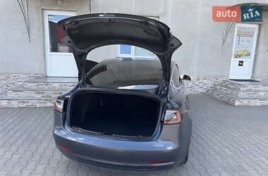 Седан Tesla Model 3 2019 в 