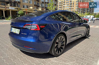 Седан Tesla Model 3 2021 в 