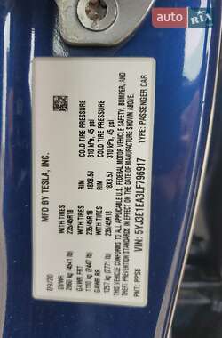 Седан Tesla Model 3 2020 в 