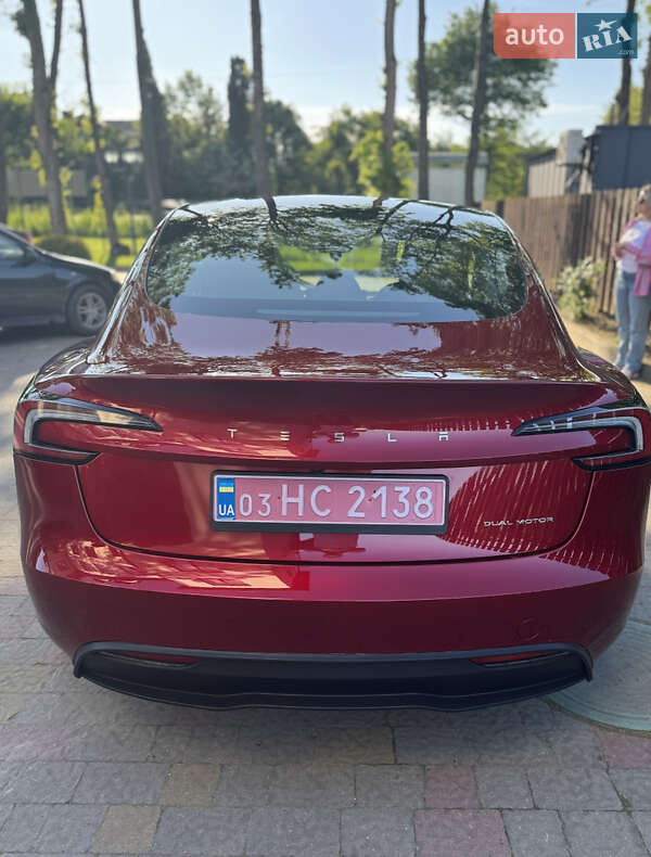 Седан Tesla Model 3 2024 в Стрые