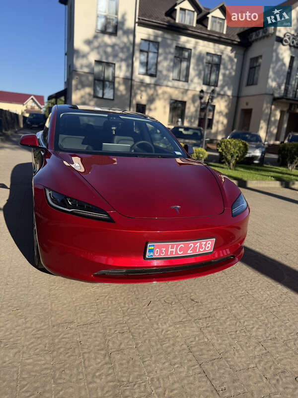 Седан Tesla Model 3 2024 в Стрые