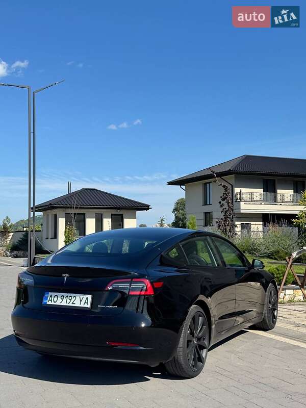 Седан Tesla Model 3 2020 в Хусте