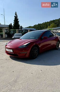 Седан Tesla Model 3 2021 в 