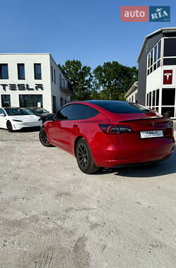 Седан Tesla Model 3 2021 в 