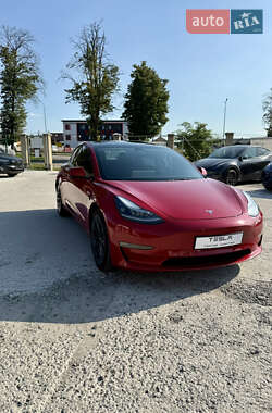 Седан Tesla Model 3 2021 в 
