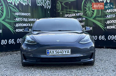 Седан Tesla Model 3 2019 в 