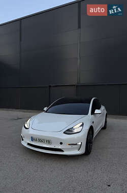 Седан Tesla Model 3 2019 в 