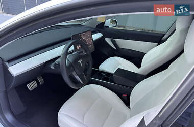 Седан Tesla Model 3 2019 в 