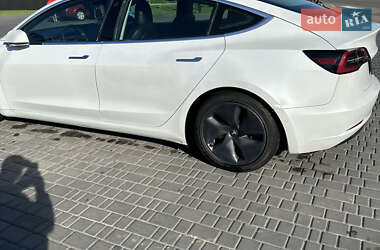 Седан Tesla Model 3 2020 в 