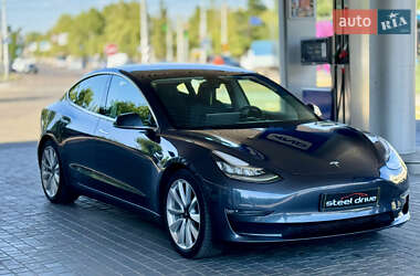 Седан Tesla Model 3 2020 в Николаеве