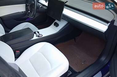 Седан Tesla Model 3 2018 в 