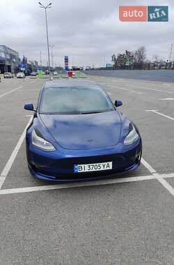 Седан Tesla Model 3 2021 в 
