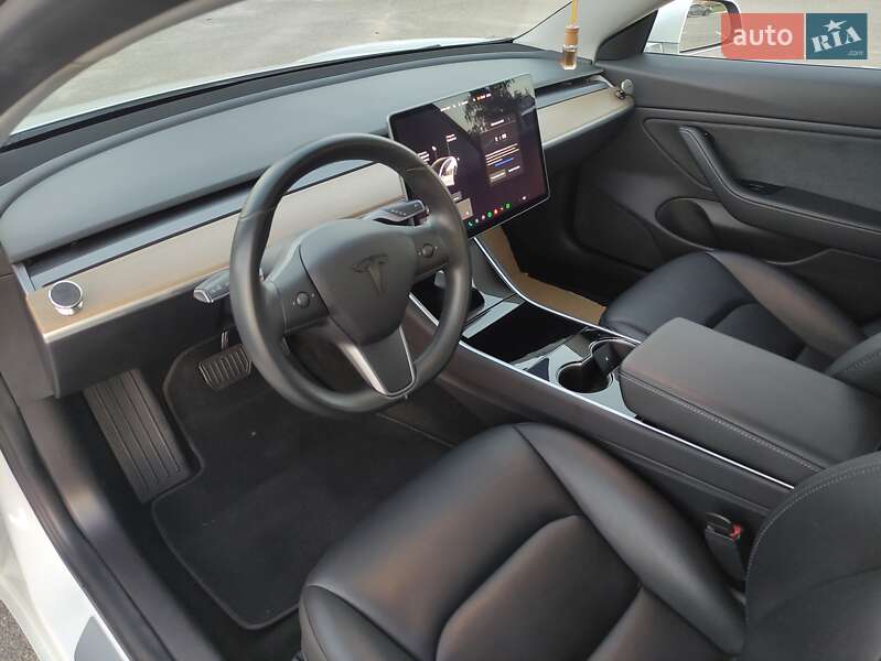 Седан Tesla Model 3 2019 в Житомире