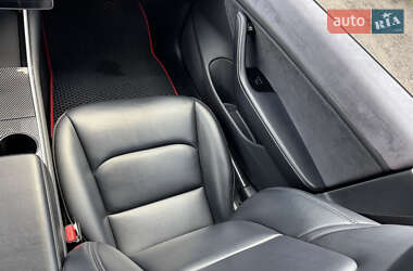 Седан Tesla Model 3 2017 в 