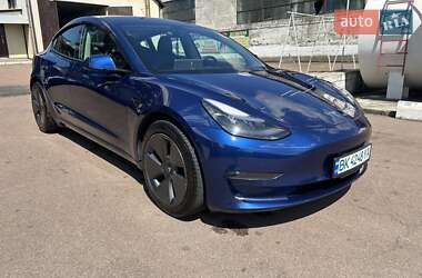 Седан Tesla Model 3 2022 в Олевске