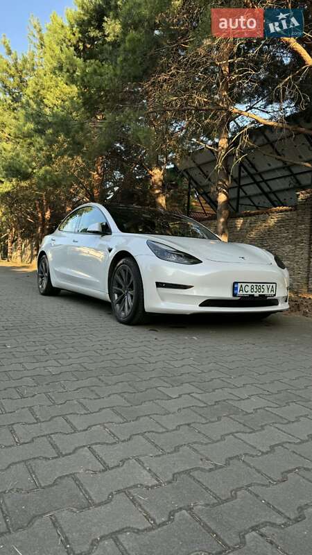 Седан Tesla Model 3 2022 в Луцьку