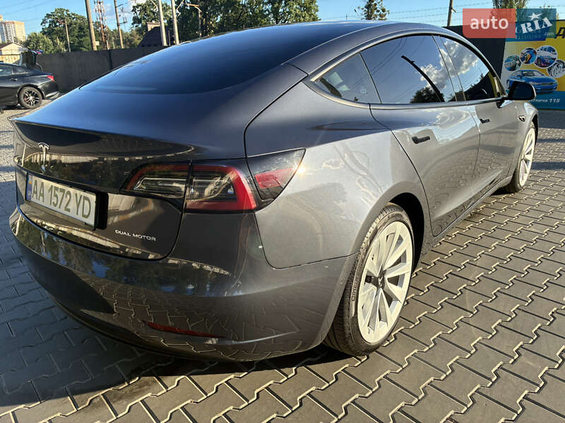 Седан Tesla Model 3 2022 в Києві