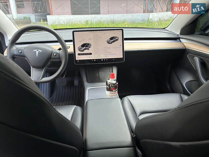 Седан Tesla Model 3 2022 в Києві