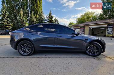 Седан Tesla Model 3 2021 в 
