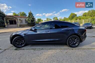 Седан Tesla Model 3 2021 в 