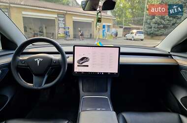 Седан Tesla Model 3 2021 в 