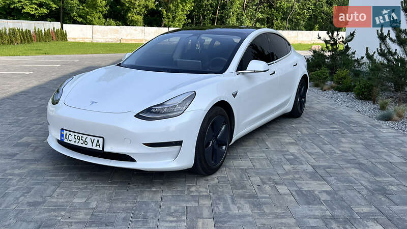 Седан Tesla Model 3 2020 в Луцке
