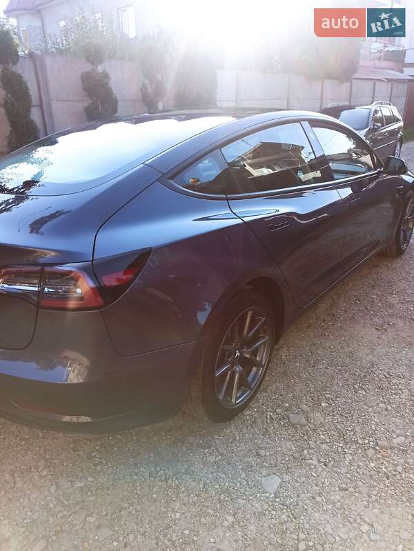 Седан Tesla Model 3 2023 в Самборе