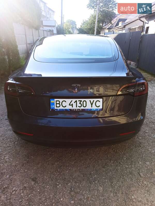 Седан Tesla Model 3 2023 в Самборе