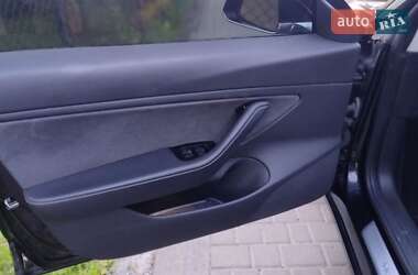 Седан Tesla Model 3 2019 в 