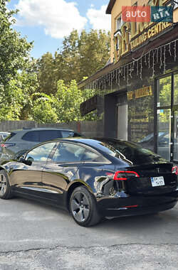 Седан Tesla Model 3 2023 в 