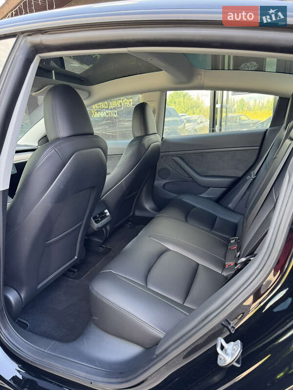 Седан Tesla Model 3 2023 в Сумах