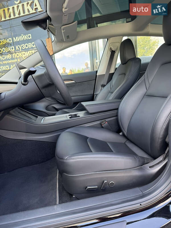 Седан Tesla Model 3 2023 в Сумах